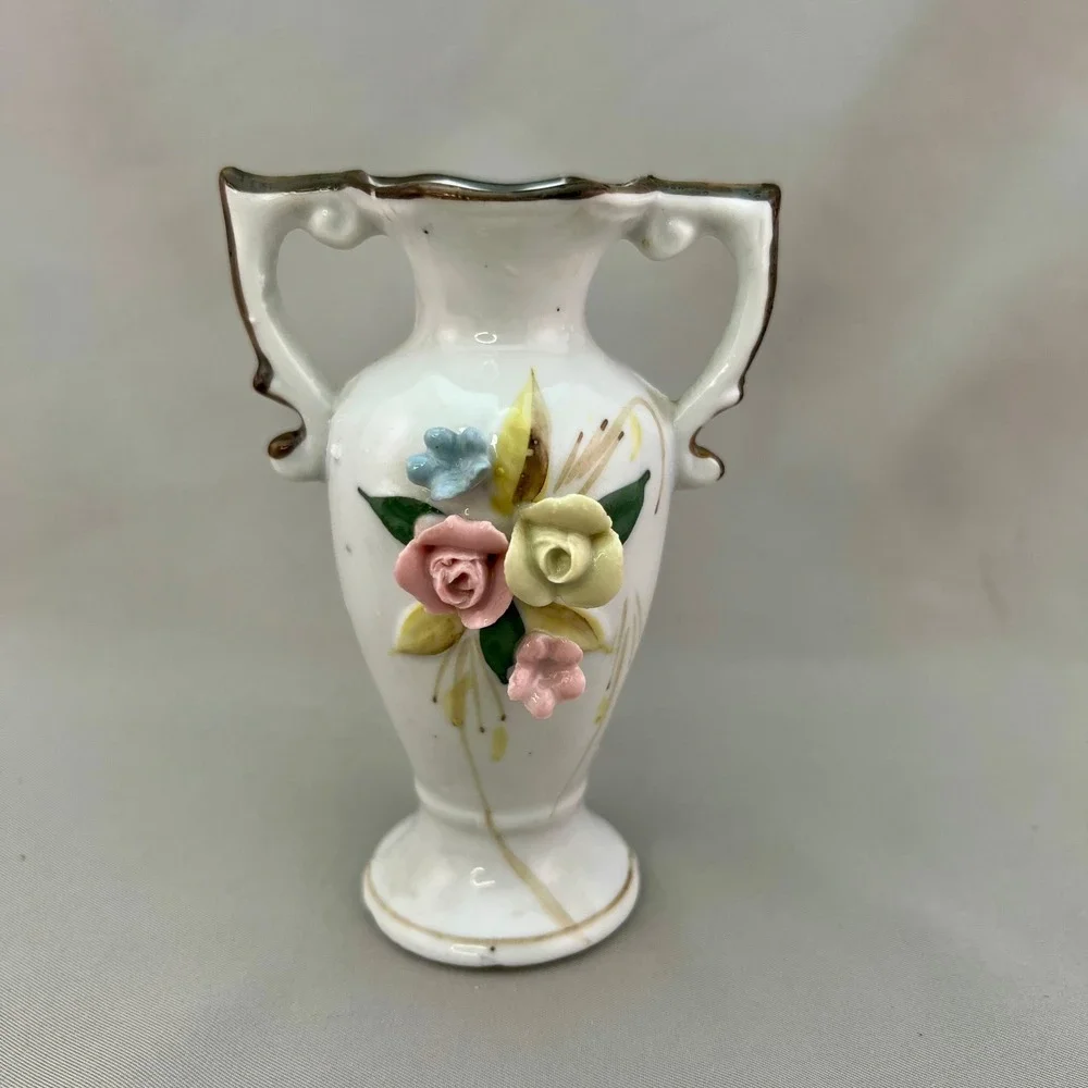 Unbranded Bud Vase Unisex Small White Excellent 3D Floral Scrolled Handles